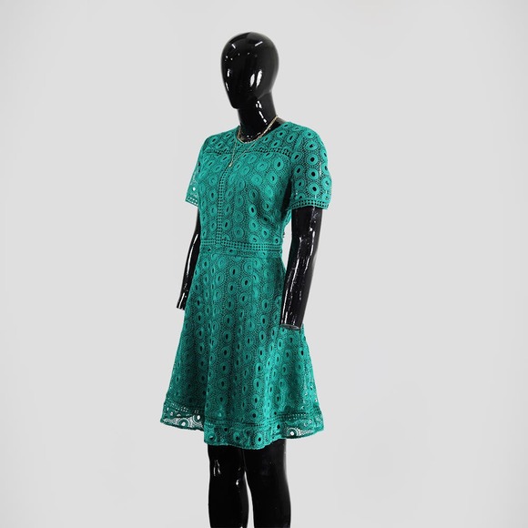 Stunning Warehouse Eyelet Lace Dress - Emerald Green - Picture 2 of 6